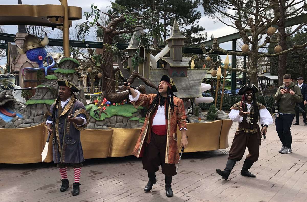 Aber natürlich darf auch dieses Jahr im Europa-Park das Altbewährte nicht fehlen, wie hier die Piraten mit ihrer Showeinlage.