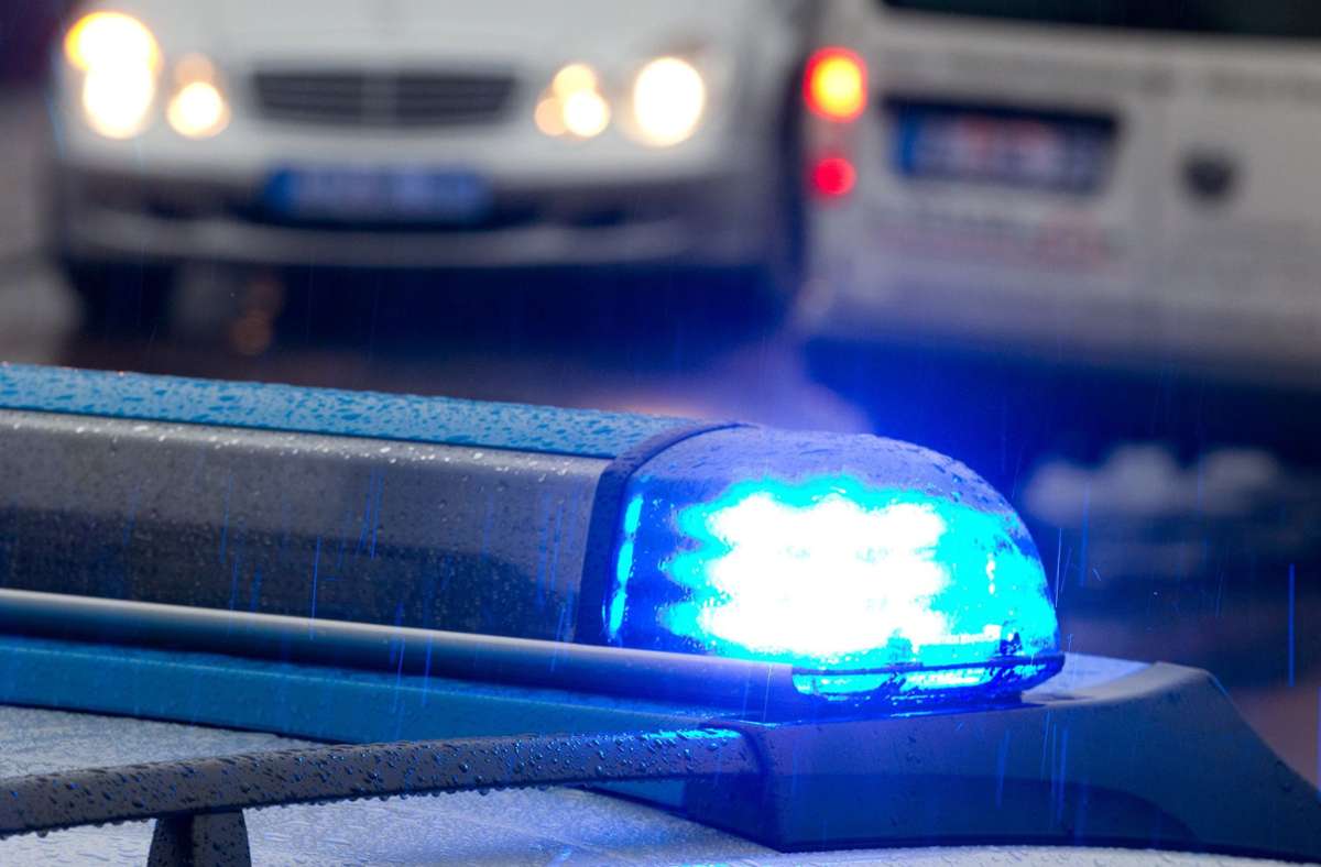 Vorfall in Bayern: 22-Jähriger rammt Auto mit schwangerer Ex-Freundin