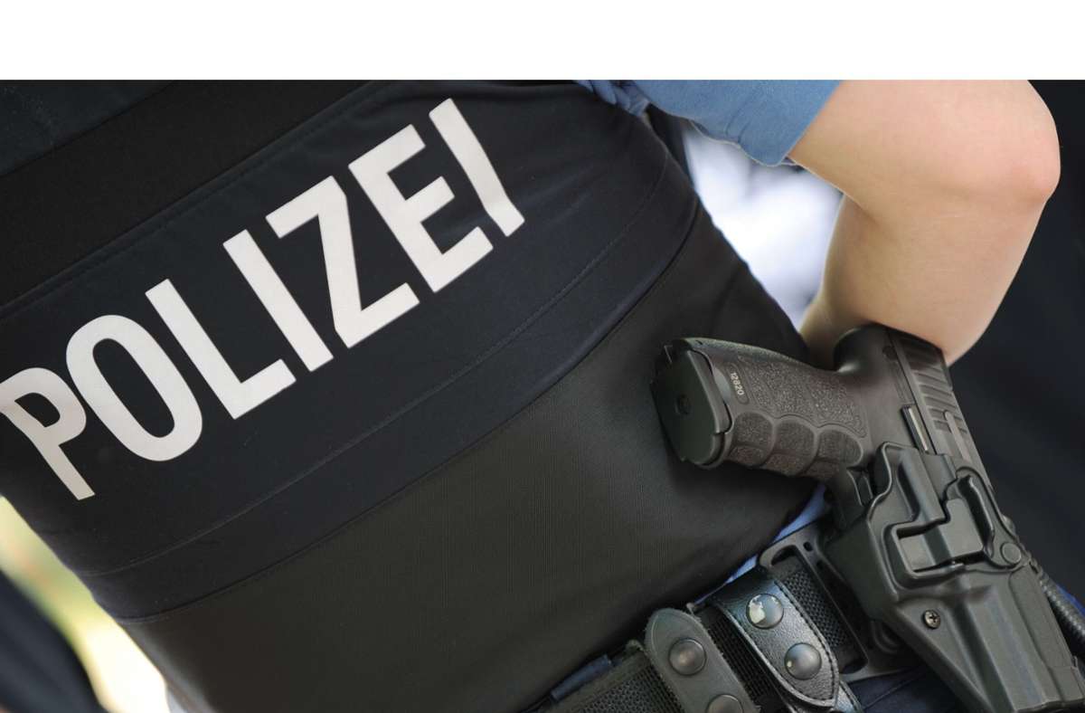 Schlossplatz in Stuttgart: Mann versucht Polizeiwaffe aus Holster zu ziehen