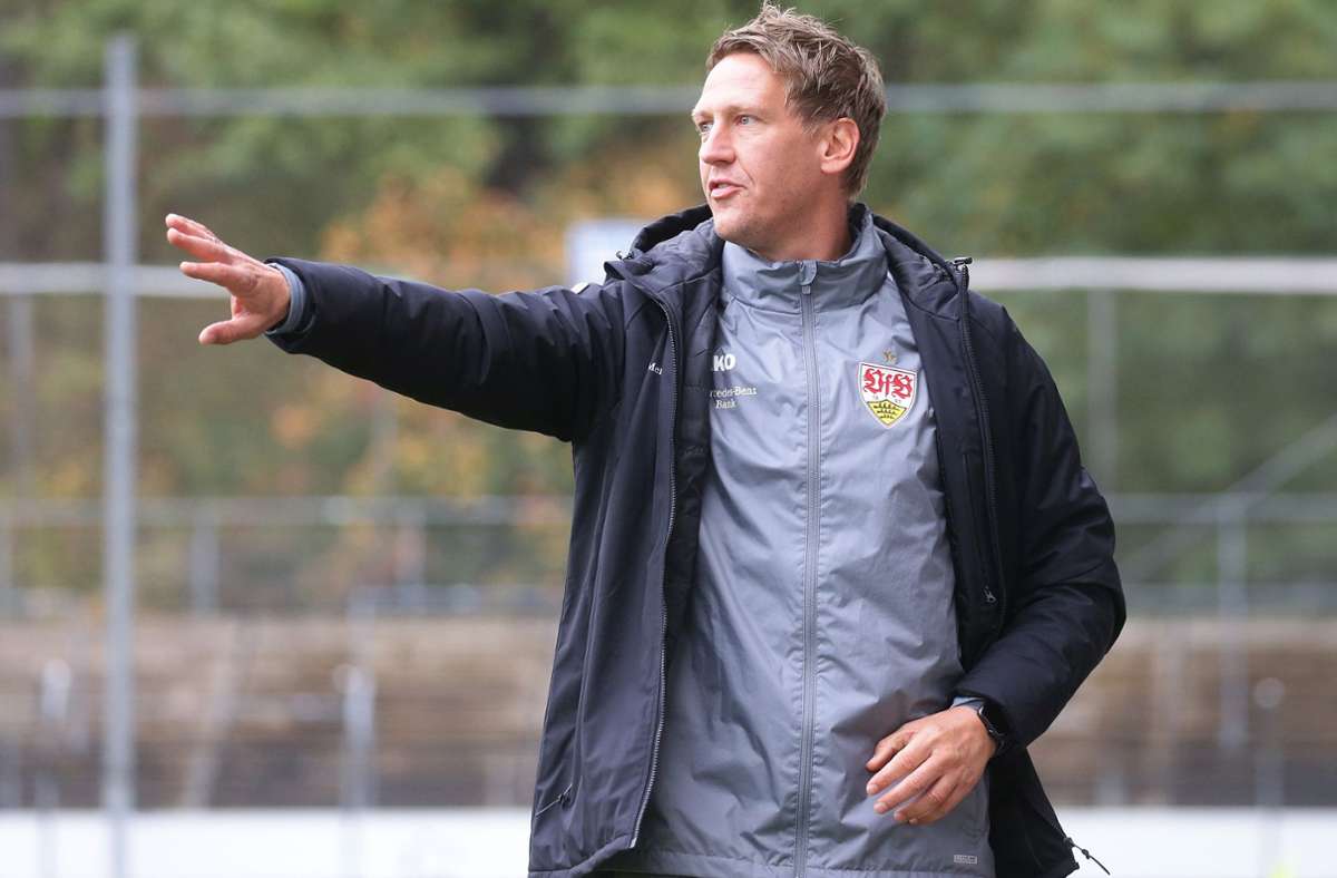 Der 45-jährige Frank Fahrenhorst ist seit 2020 Trainer beim VfB Stuttgart II. Foto: Baumann/Pressefoto Baumann