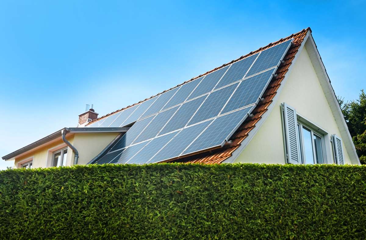 Photovoltaik-Ausbau in Stuttgart: Warum eine Solaranlage seit 15 Monaten nicht ans  Netz geht