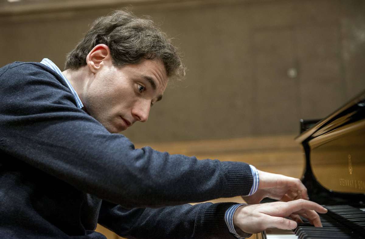 „Meisterpianisten“-Konzert im Beethovensaal: Großer Klavierabend mit Boris Giltburg