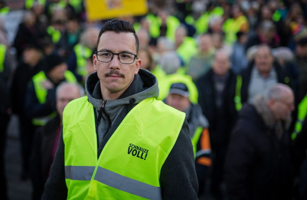 Jede Woche führt er mehr Demonstranten auf die Straßen Stuttgarts: Anführer der Stuttgarter Gelbwesten: «Wir zielen auf die Masse ab»
