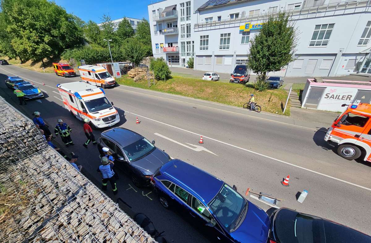 Stuttgart Bad Cannstatt: Mehrere Verletzte bei Auffahrunfall im Hallschlag