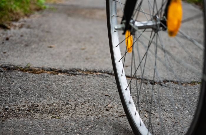 Unfälle in Stuttgart: Autofahrer übersehen Fahrradfahrer – zwei Verletzte