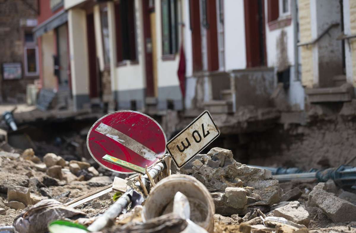 Folgen der Flutkatastrophe: NRW-Innenminister: Wiederaufbau  könnte Jahre dauern