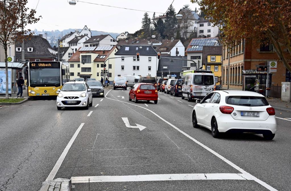 Gute Chancen wegen Hauptradroute: Bezirksbeirat Hedelfingen fordert Kreisverkehr