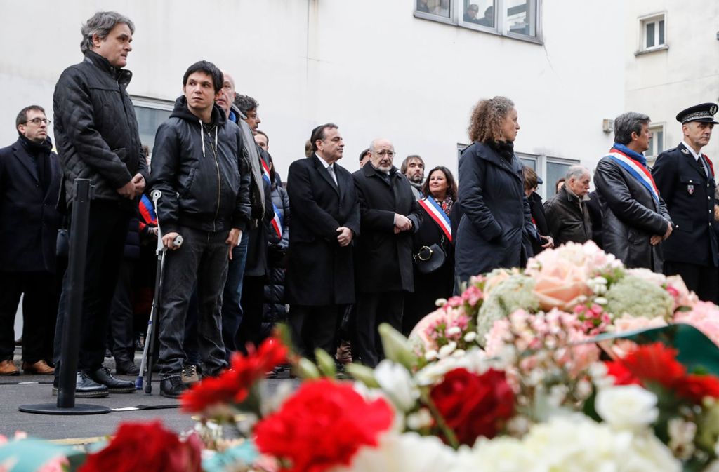 Fünf Jahre nach Attentat: Gedenken an Opfer –  „Charlie Hebdo“-Leiter warnt vor Zensur