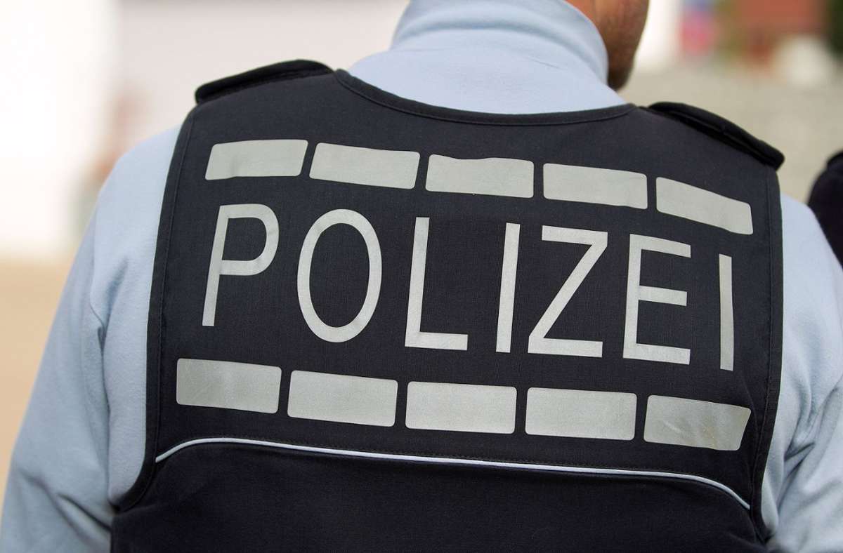 Angriff ohne Vorwarnung: Vier Unbekannte berauben 18-Jährigen in Sindelfingen