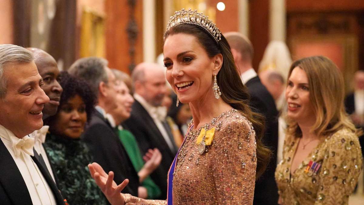 Spektakulärer Auftritt: Prinzessin Kate beim Diplomatenempfang im Buckingham Palace.
