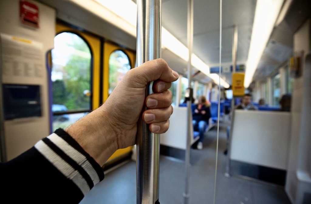Politiker fordern ein „sicheres S-Bahn-Abteil“ pro Zug: Nahverkehr soll sicherer werden