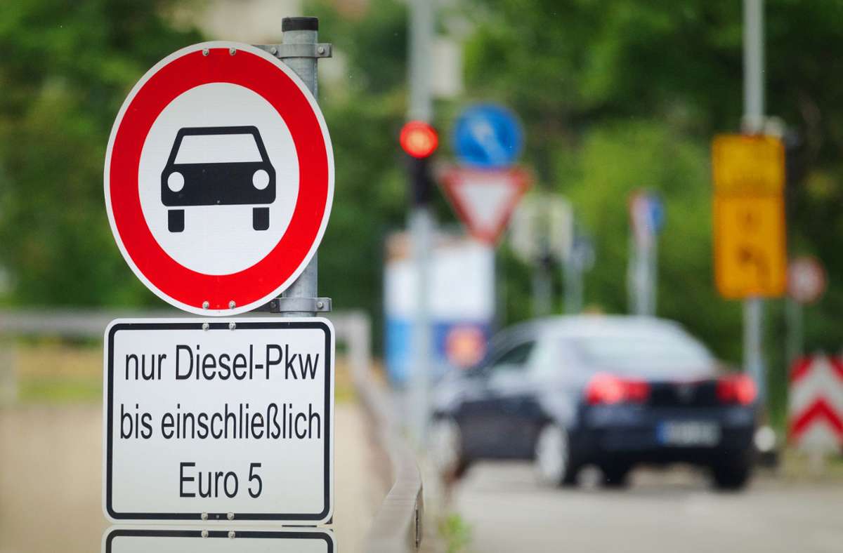 Gericht zu Euro-5-Diesel in Stuttgart: Fahrverbot nicht vor  September