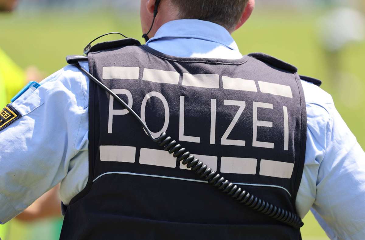 Flughafen Baden-Baden: Polizei nimmt mit Haftbefehl gesuchten Mann  fest