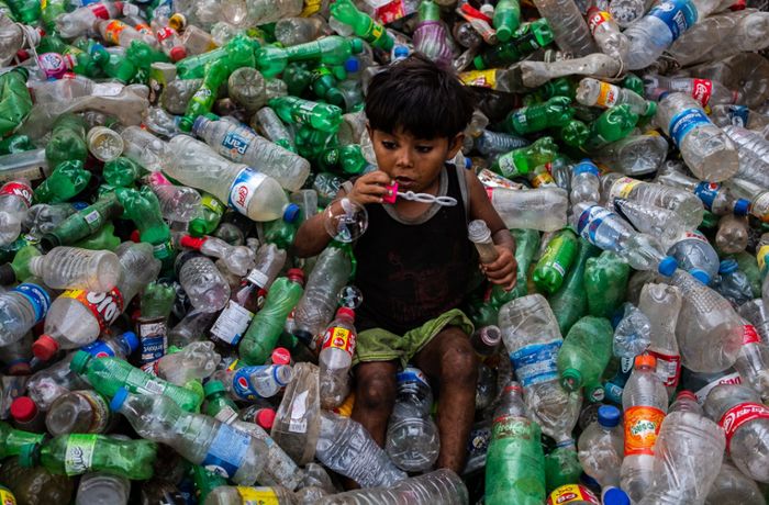 Planet Plastik: Die Welt erstickt am Plastikmüll