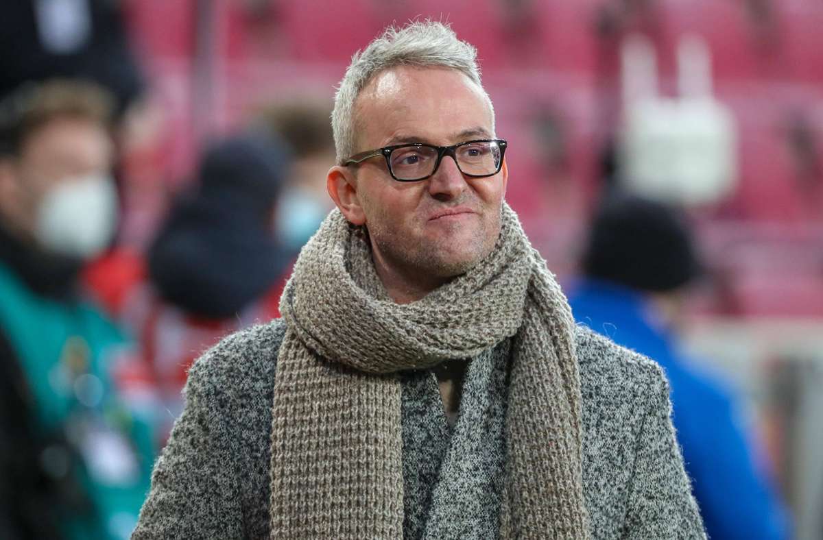 Am 15. September 2021 gab der VfB Stuttgart  bekannt, dass Hitzlsperger seinen Vertrag nicht verlängern wird. Alexander Wehrle heißt sein Nachfolger. Er war seit 2013 Geschäftsführer beim 1. FC Köln. Wehrle nimmt seine Tätigkeit beim VfB am 31. März auf.