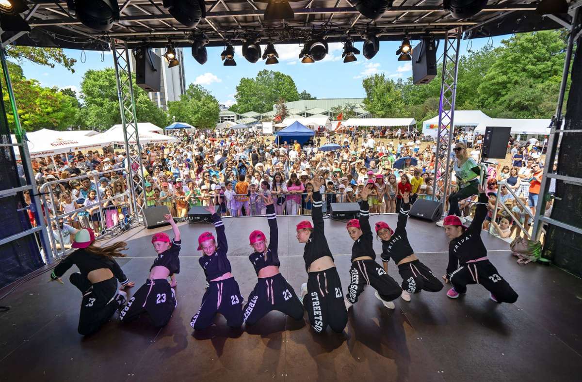 Feiern in Leonberg: Bunte Welt aus Tanz, Speis und Trank