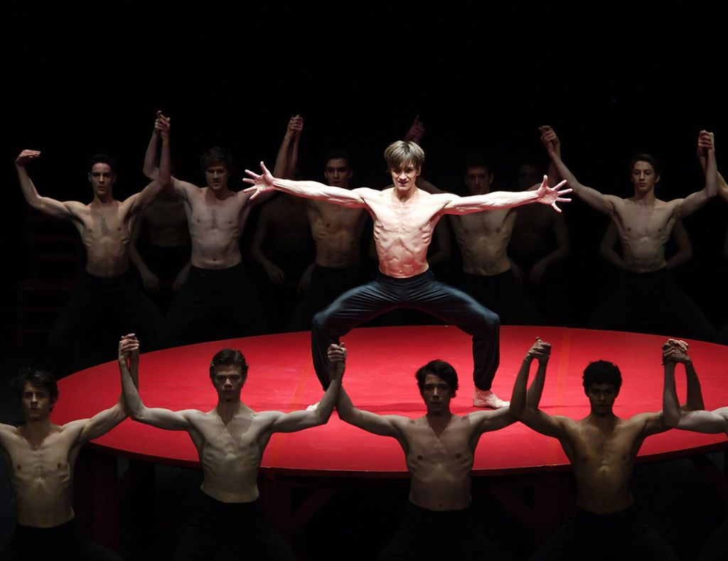 Stuttgarter Ballett tanzt Premierenabend mit reichlich Erotik
