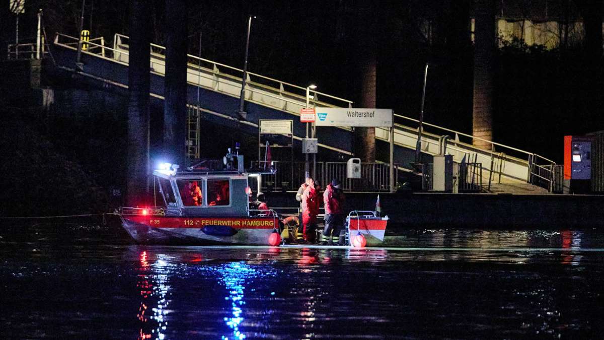 Schiffsunfall in Hamburg: Einsatzkräfte finden männliche Leiche