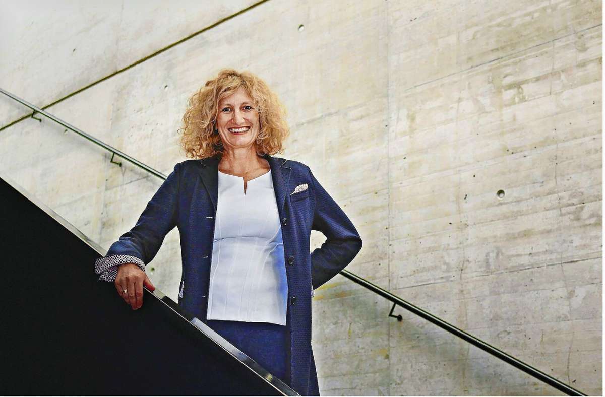 Claudia Emmert, Direktorin des Zeppelin-Museums in Friedrichshafen, will zeigen, „dass nachhaltiges Leben befreiend wirken kann. Foto: zm/zm
