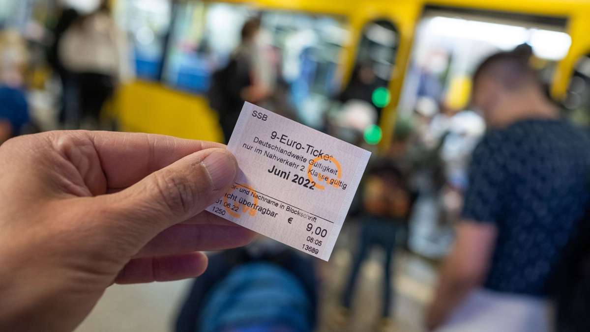 49-Euro-Ticket im Nahverkehr  kommt: So viel sparen VVS-Nutzer mit dem Deutschlandticket