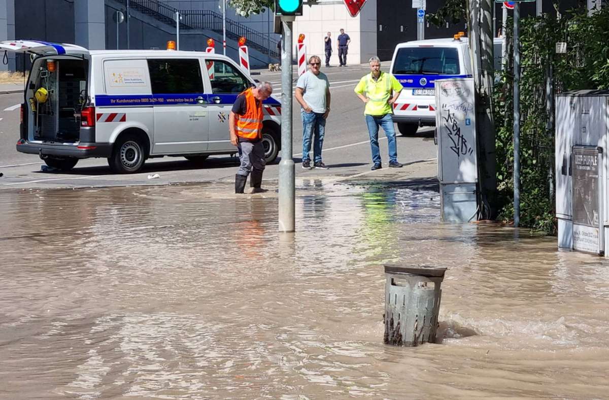 Große Trockenheit? In der Wolframstraße sorgte ein Rohrbruch für eine Wasserflut. Foto: 7aktuell.de/Andreas Werner