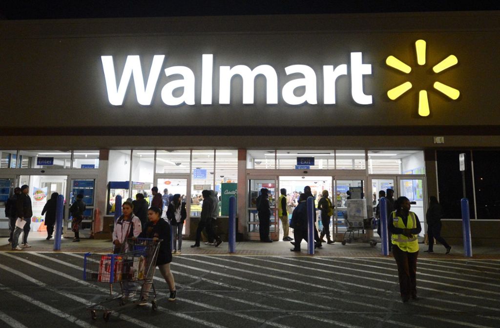 Supermarktriese in Kanada: Walmart bringt Pulli mit koksendem Weihnachtsmann