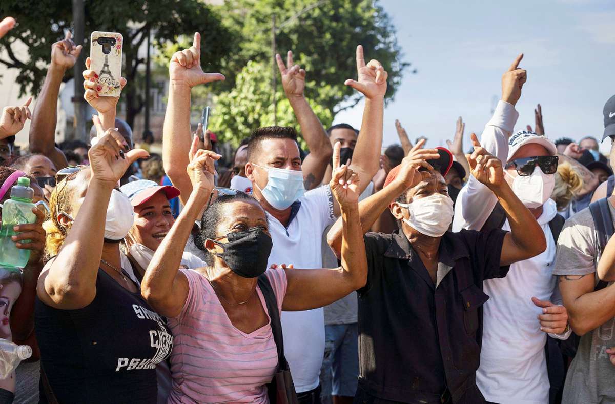 Proteste und Gewalt: Krise in Kuba – die Wut entlädt sich