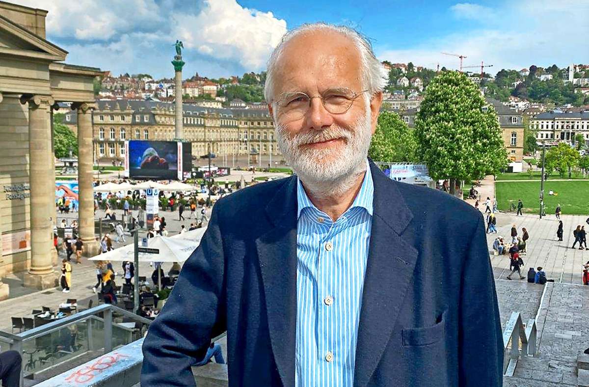 Harald Schmidt als Reiseführer am Stuttgarter Schlossplatz in der Spezialausgabe „Take-over Harald Schmidt“