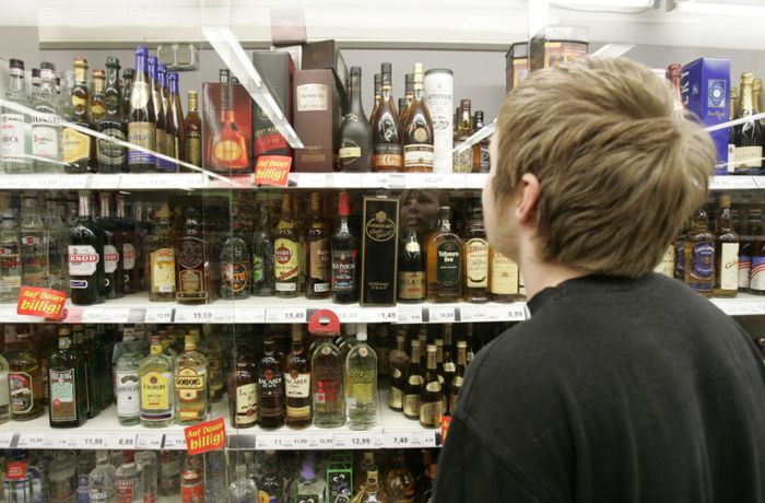 Jens Spahn: Jugendschutz bei Alkohol und Tabak soll schärfer kontrolliert werden