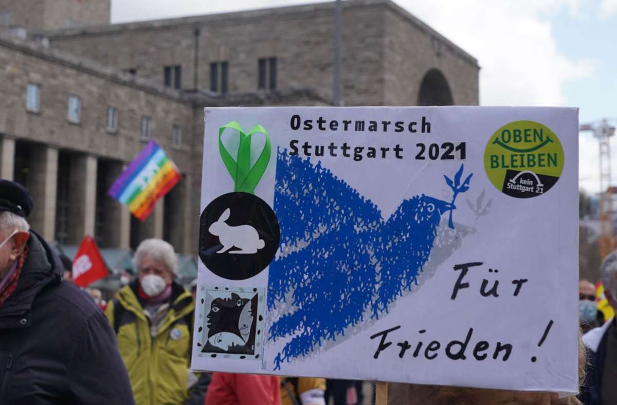 Ostermarsch 2021 in Stuttgart: Hunderte demonstrieren für den Frieden und das Klima
