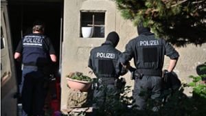 Bayern: Verdacht der Volksverhetzung - Polizei durchsucht Wohnung von 65-Jährigem