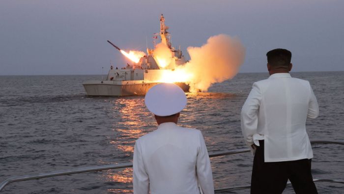 Kim Jong Un überwacht Test von Marschflugkörpern