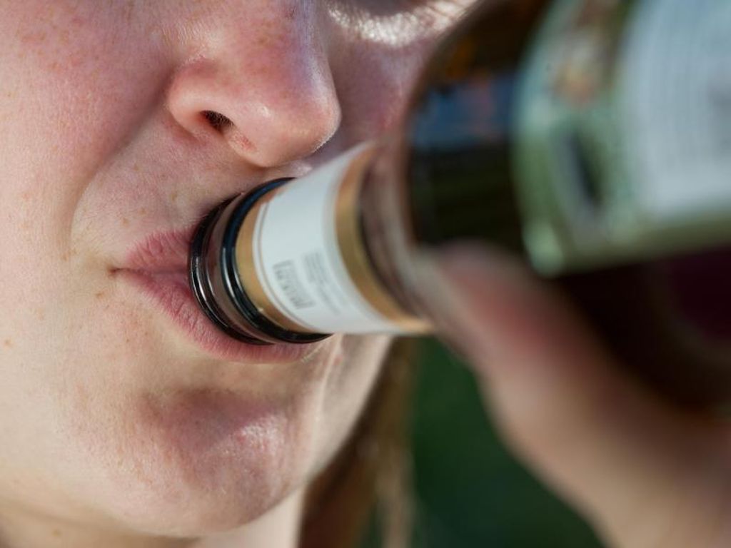 60 Prozent der Läden hält sich nicht an das Verkaufsverbot: Testkäufe: Jugendliche bekommen Alkohol