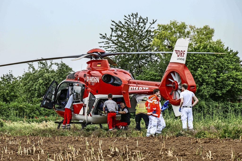 Nach der Erstversorgung wurde die schwer verletzte Frau in ein Krankenhaus geflogen
