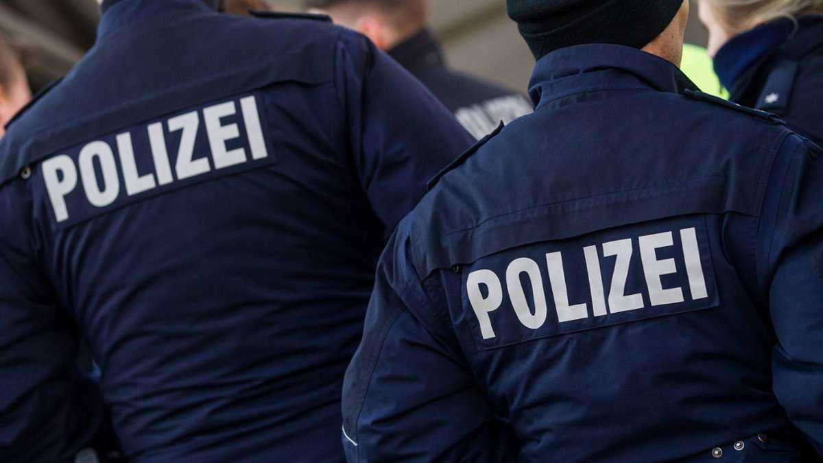 Filderstadt: Mann bei Überfall durch Messer verletzt – Räuber entkommen