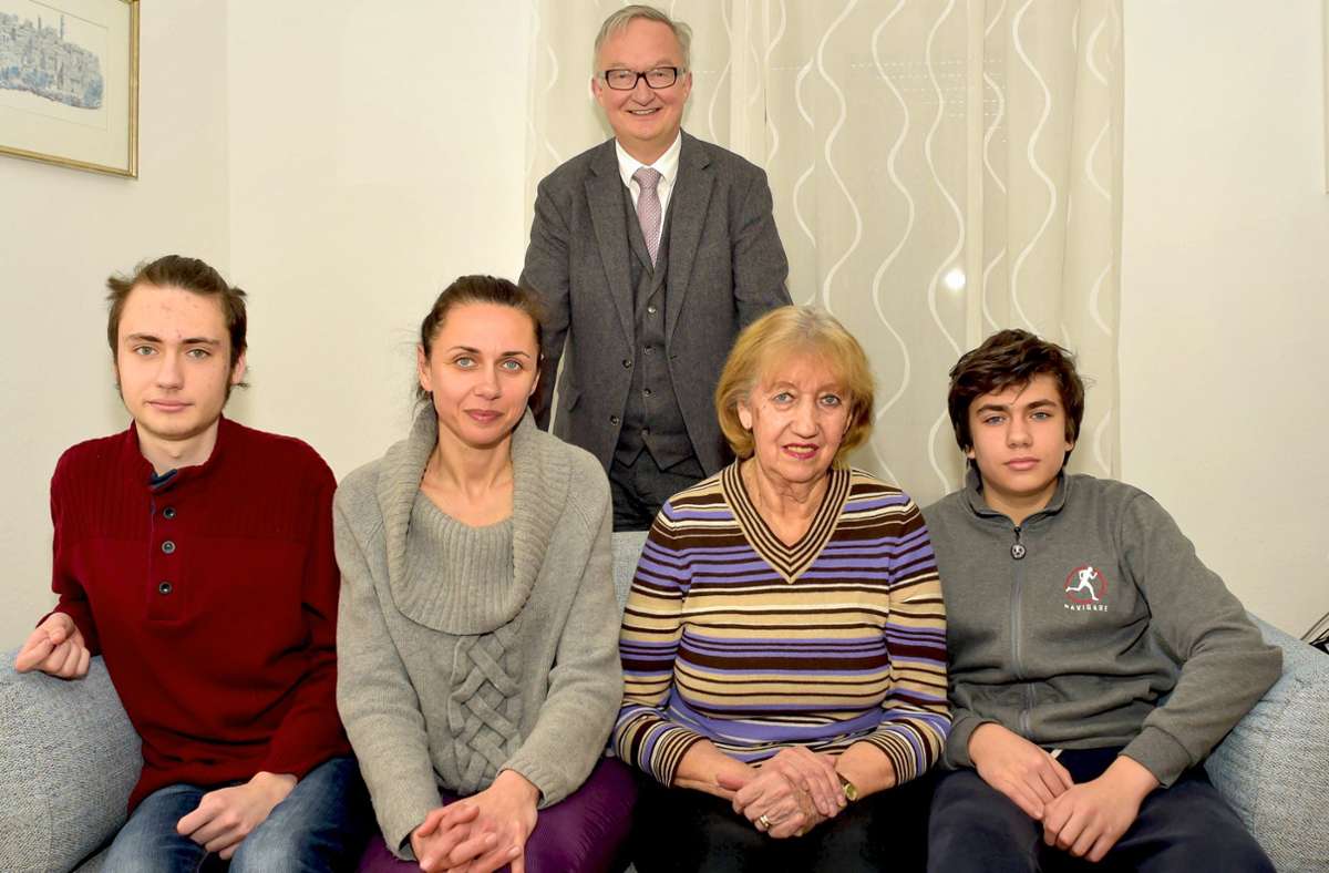 Stuttgarter Stadtdekan hilft: Ukrainische Familie wohnt nun in der Pfarrwohnung