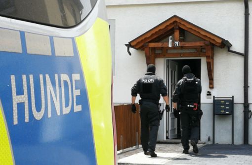 Am Donnerstag stürmte die Polizei ein Haus in Fellbach. Foto: StZ/Weingand