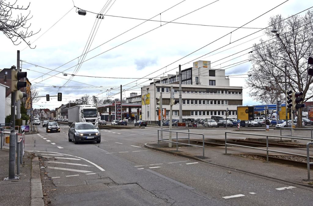 Im Zuge des Ausbaus der Hauptradroute könnte die Autohof-Kreuzung Foto: Kuhn -  Kuhn