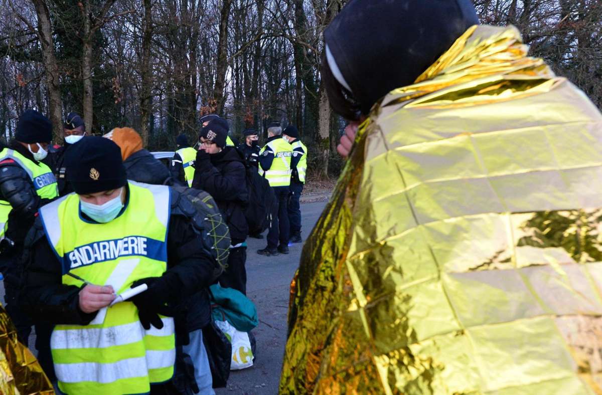 Corona-Pandemie in Frankreich: Mehr als 1000 Verwarnungen nach illegaler Massenparty
