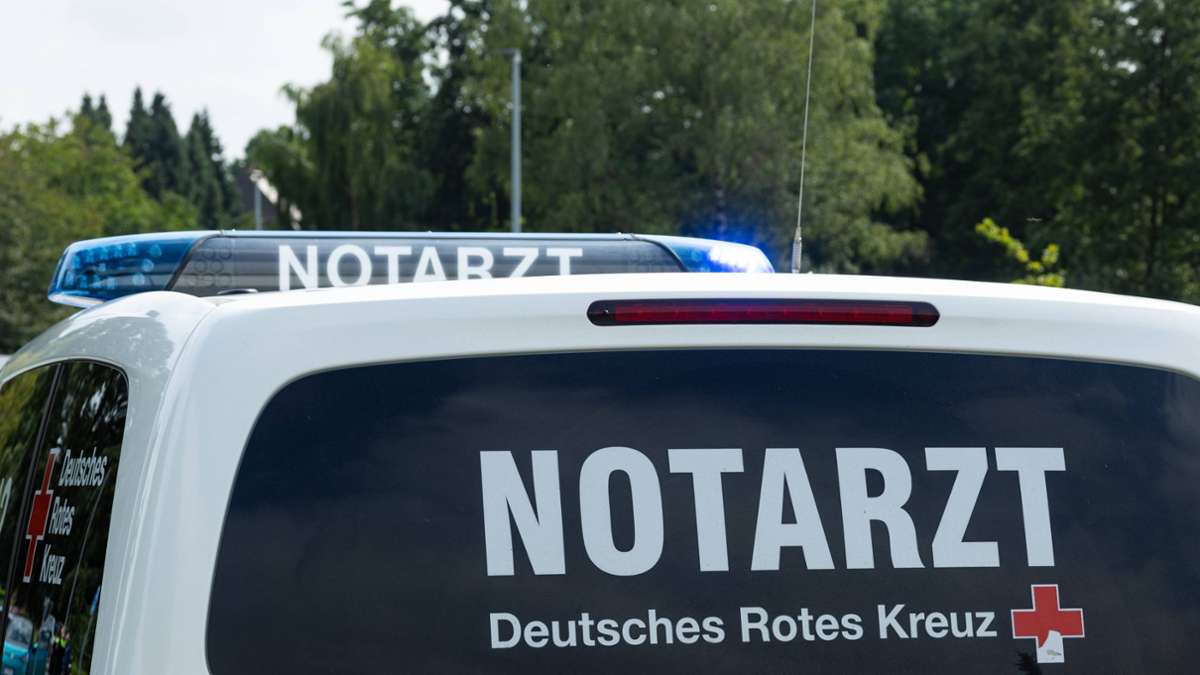 Unfall in Nürtingen: Auto nimmt Pedelec-Fahrerin die Vorfahrt – schwer verletzt