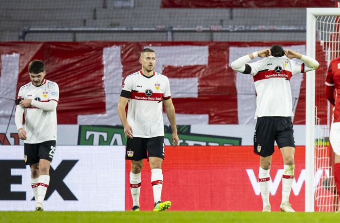 Pressestimmen zum VfB Stuttgart: „Ratlos und mit dem Rücken zur Wand“