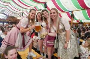 Stuttgarter Frühlingsfest: Ballermann-Fans feiern bei Mallorca-Wetter im Wasenwirt