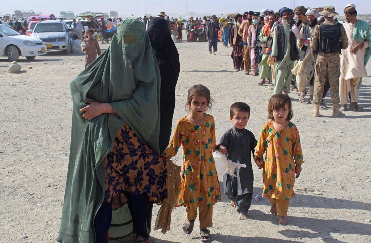 Machtübernahme der Taliban: Deutschland stockt Hilfe für Flüchtlinge in und um Afghanistan auf