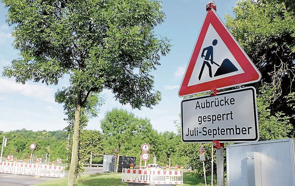 MüHLHAUSEN:  Verwaltung reagiert auf Sperrung der Aubrücke mit weiteren Maßnahmen: Verbesserungen gegen Staus