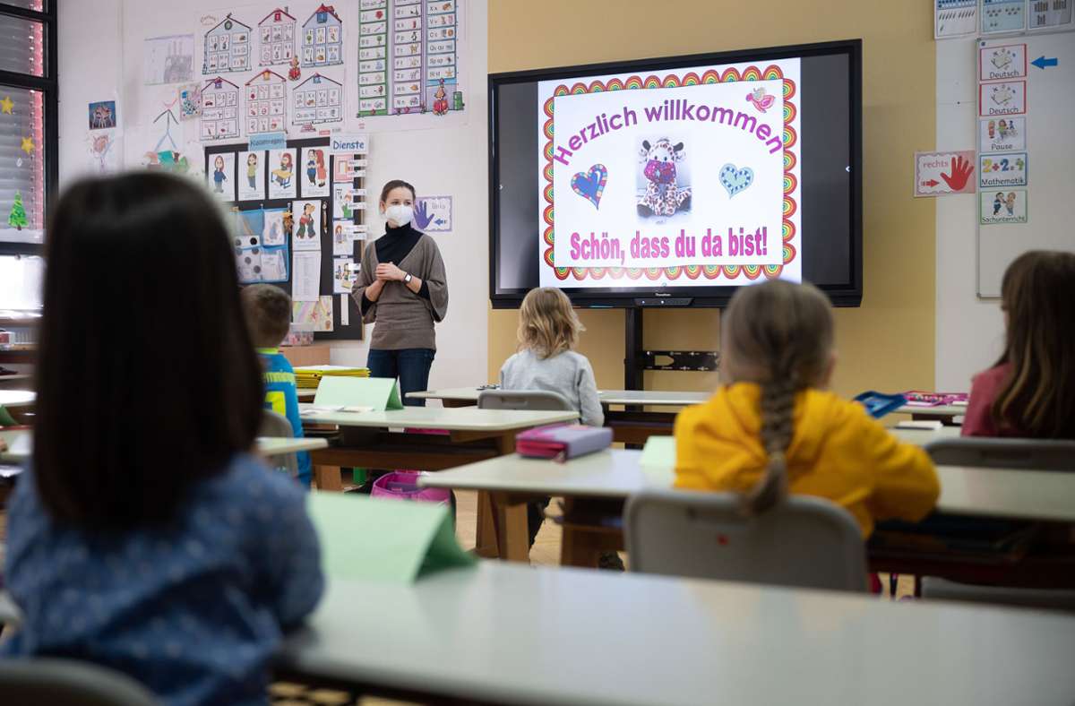 Coronapandemie in Baden-Württemberg: Land verteilt Millionen FFP2-Masken an Lehrer