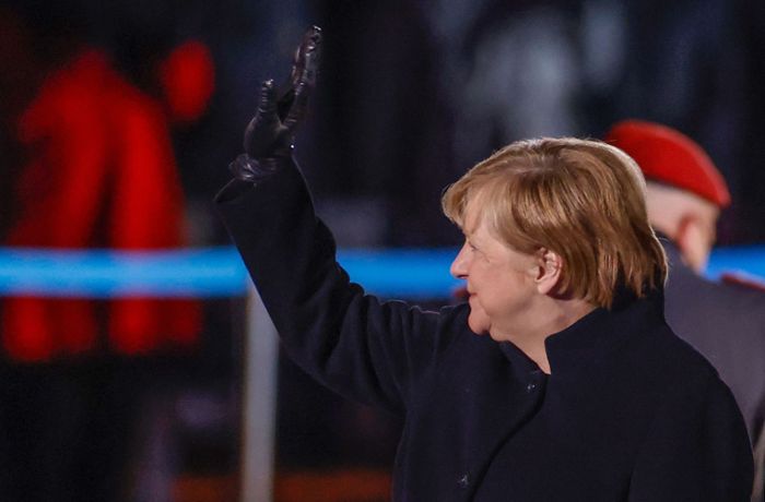 Großer Zapfenstreich in Berlin: Merkel dankt Ärzten und Pflegekräften