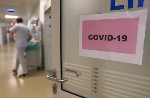 Die Corona-Infektionszahlen könnten ein Plateau erreicht haben, die Zahl der Covid-19-Patienten in den Kliniken wird dagegen vorerst weiter steigen. Foto: dpa/Jan Woitas