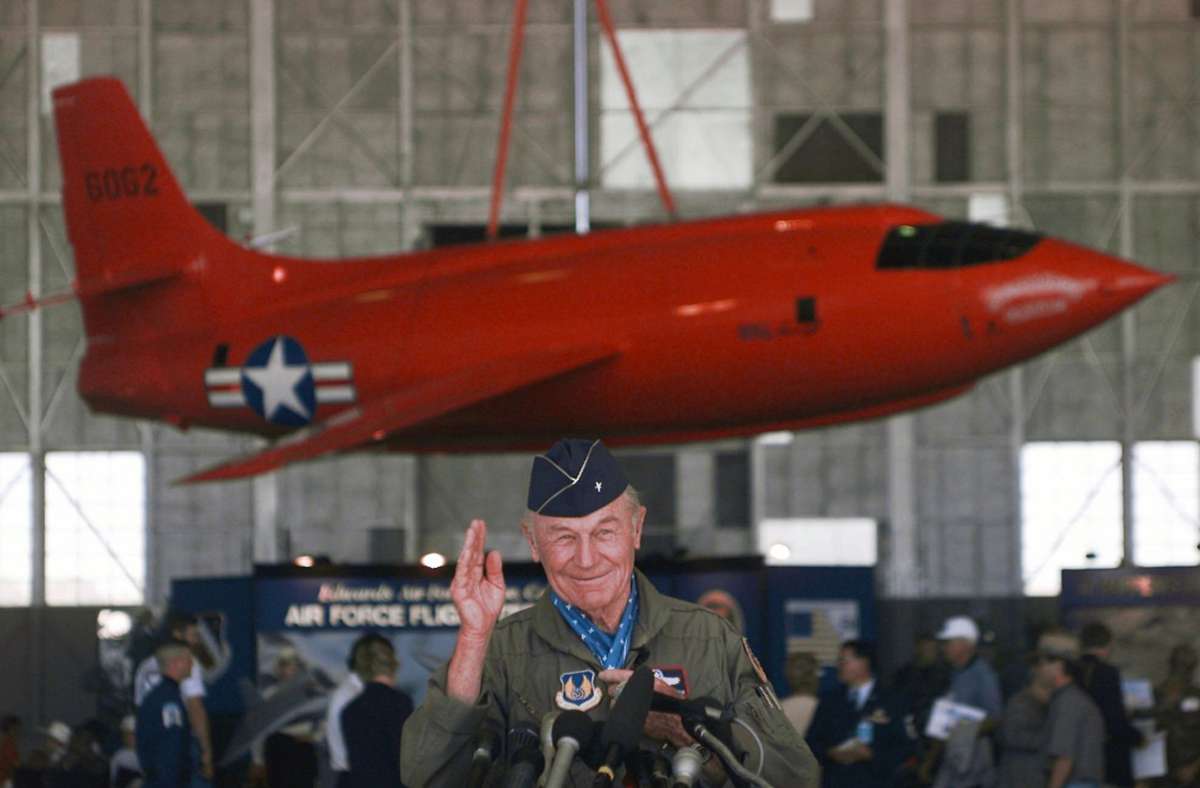 Chuck Yeager: US-Pilotenlegende  im Alter von 97 gestorben