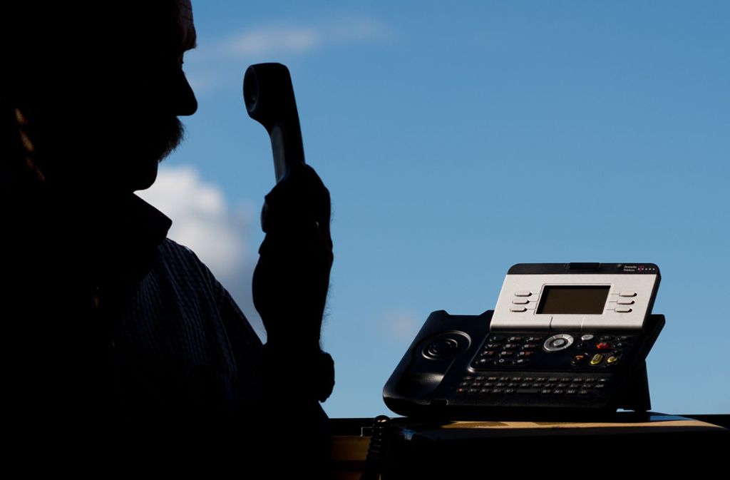 Telefonbetrug in Calw: Falsche Polizisten rufen mindestes 60 Mal an