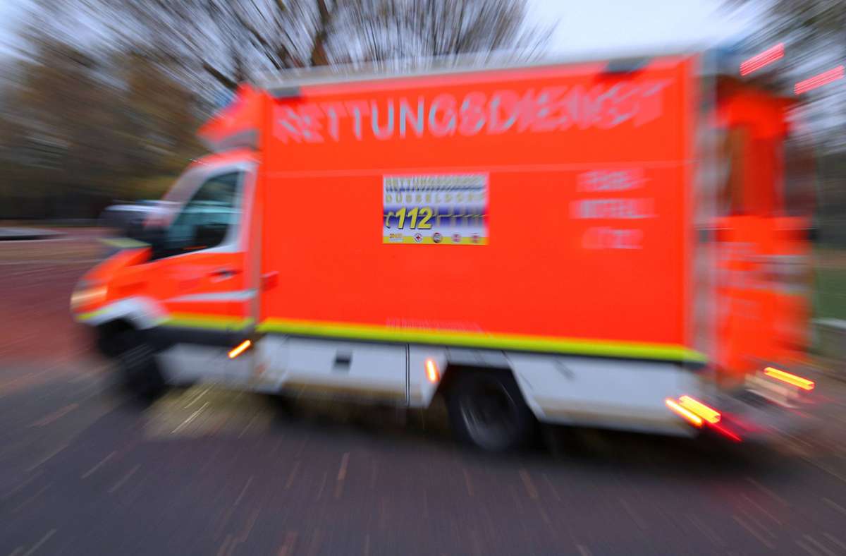 Unfall in Möglingen: Auto fährt in Fußgängergruppe